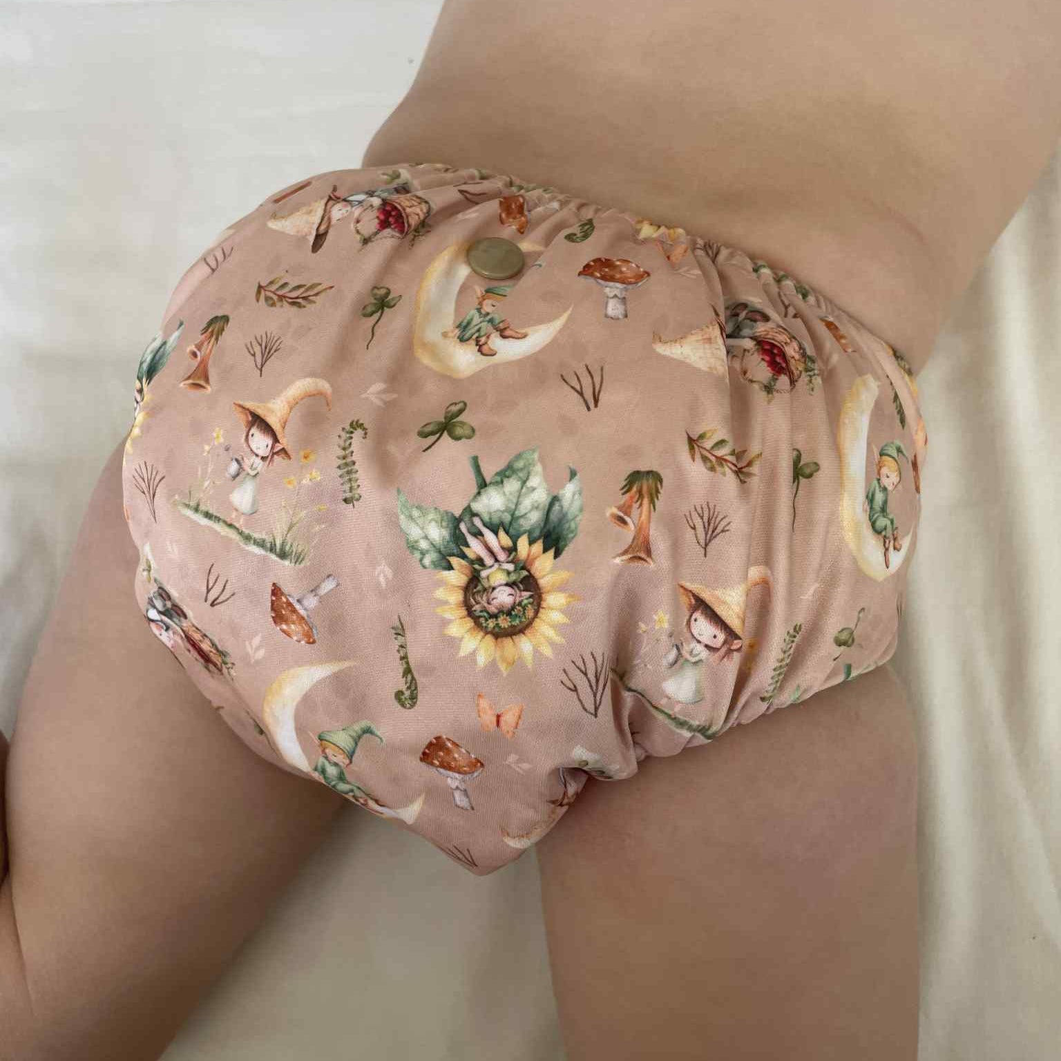 elf themed cloth nappy